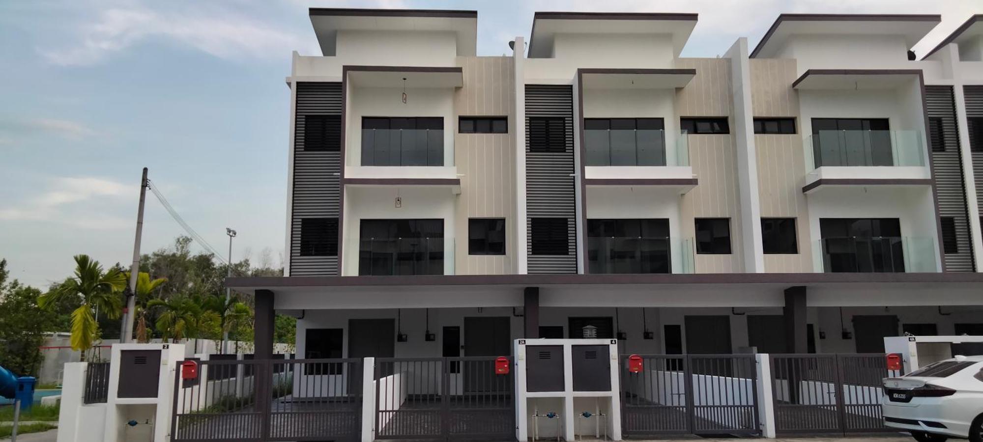 Modern 2-storey Townhouse, Taman Orkid I Homebrickz Homestay
