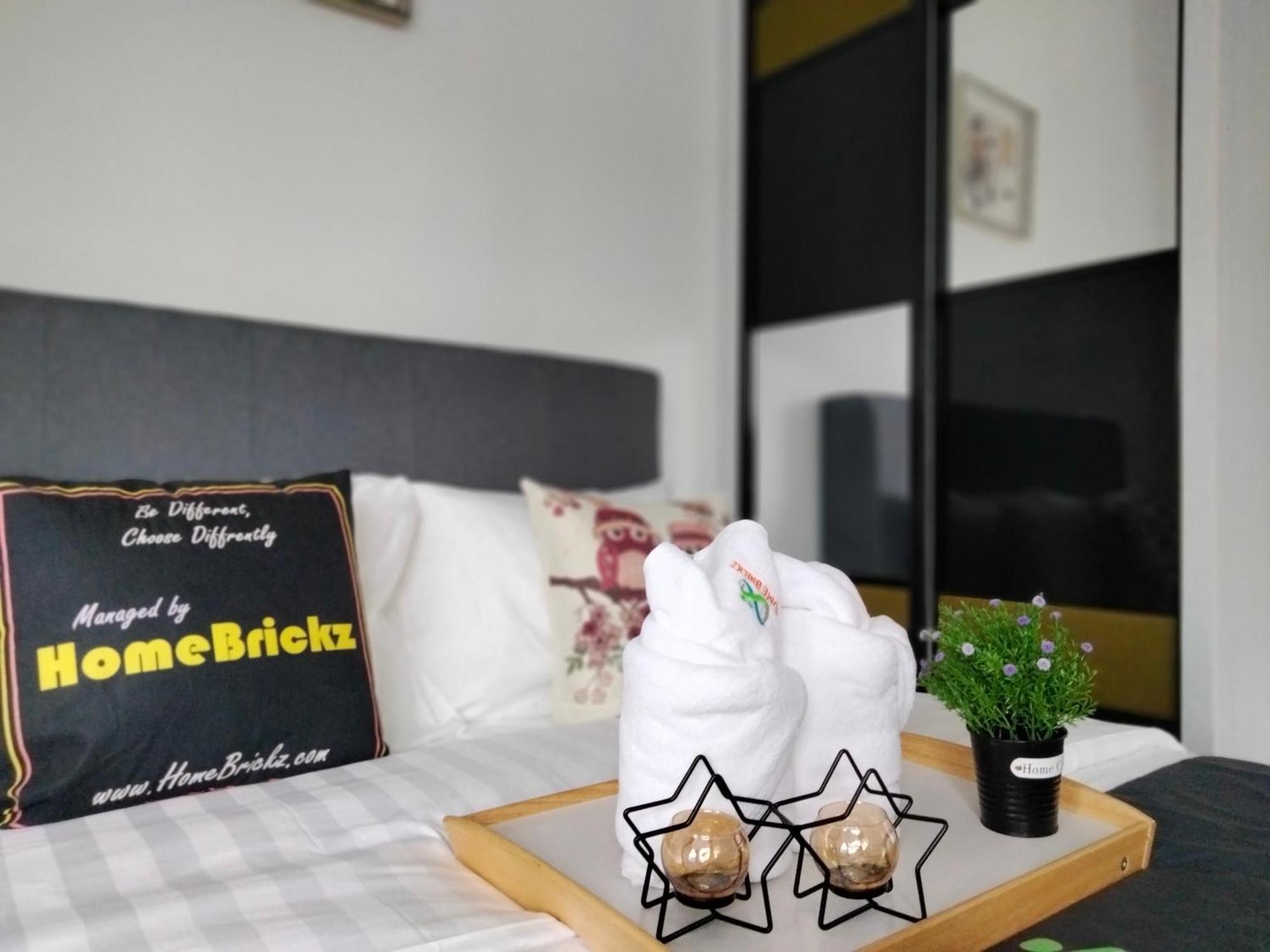 Homestay Modern 2-storey Townhouse, Taman Orkid I Homebrickz Sepang